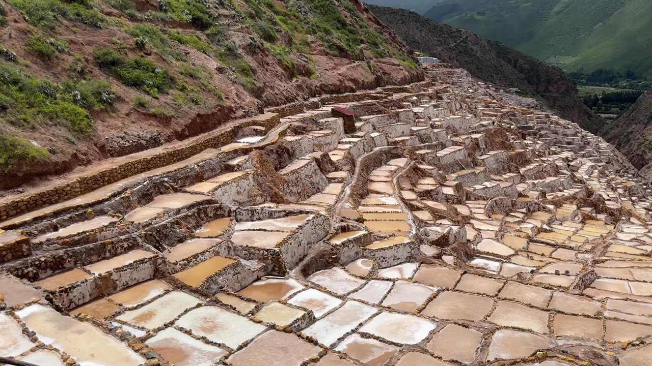 Video: Peruvian salt mines